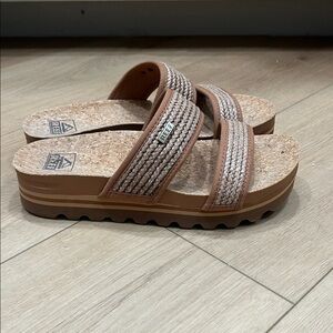 Reef Cushion Vista Hi, Chocolate Raftia Size 8